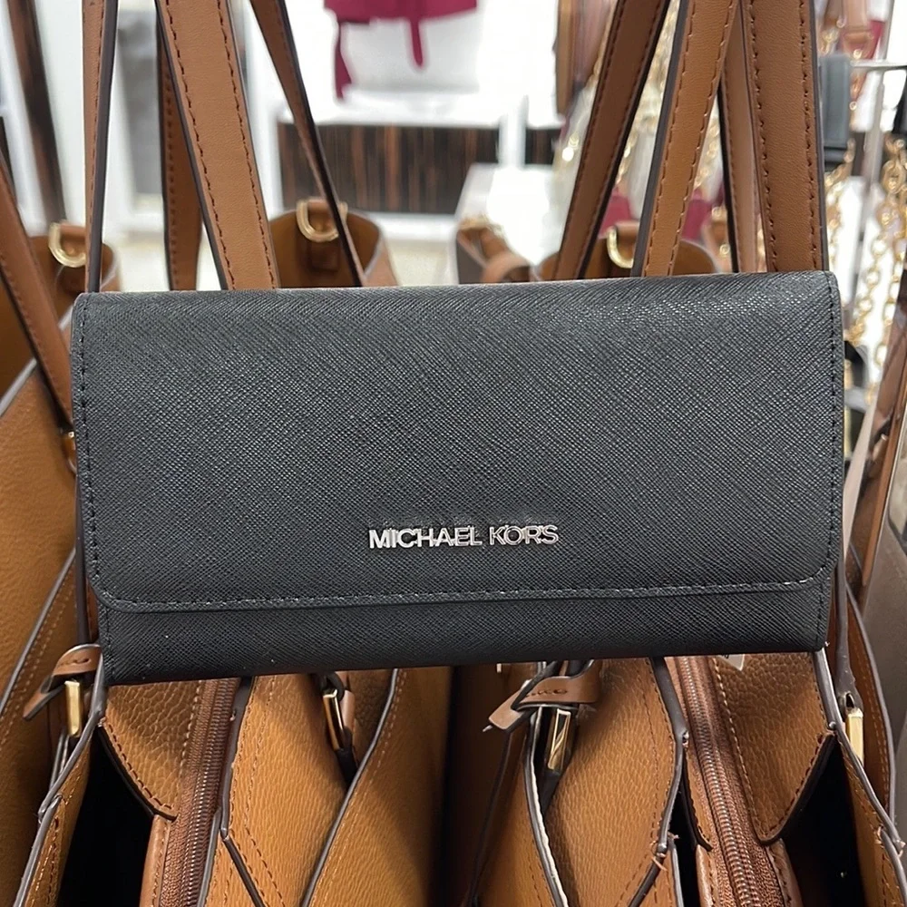 MICHAEL KORS JET SET TRAVEL LARGE TRIFOLD WALLET BLACK COLOR